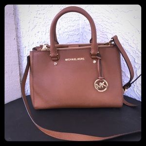 ✨MICHAEL KORS✨Sutton Bag
